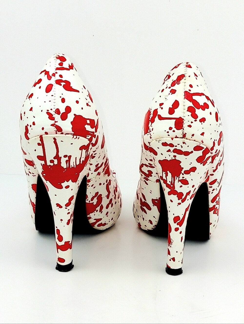 Spirit Halloween Red Splattered White Pumps Heels 7 - Picture 6 of 15
